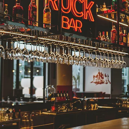 The Ruck 4*
